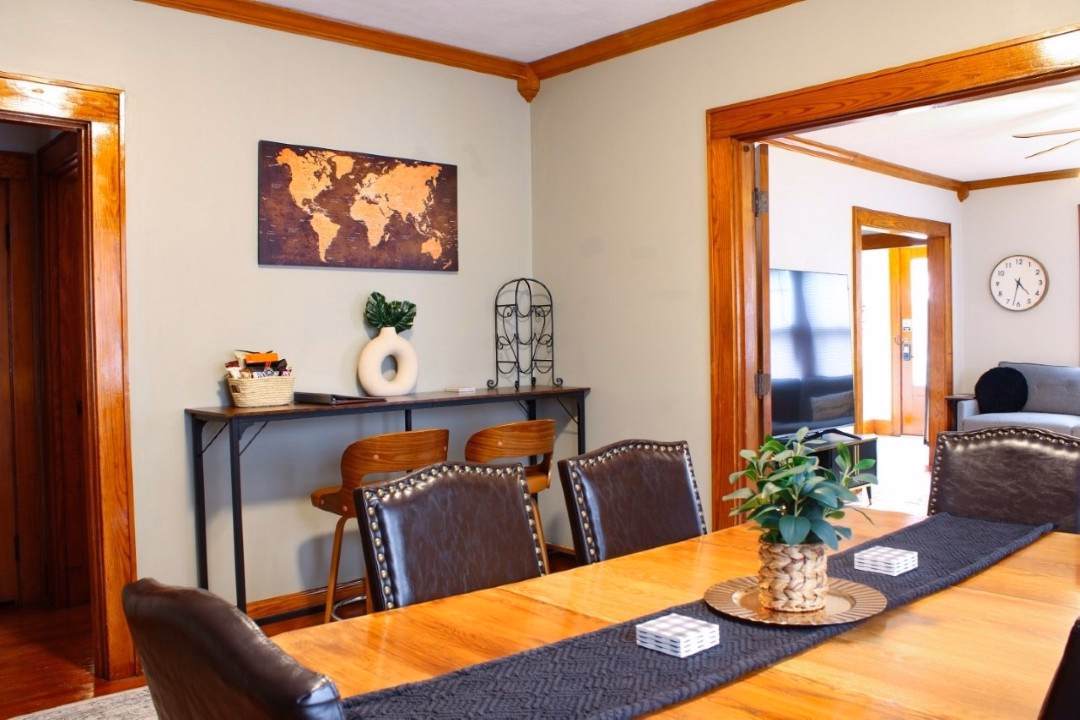 Relocation agent facilitating a smooth temporary housing transition